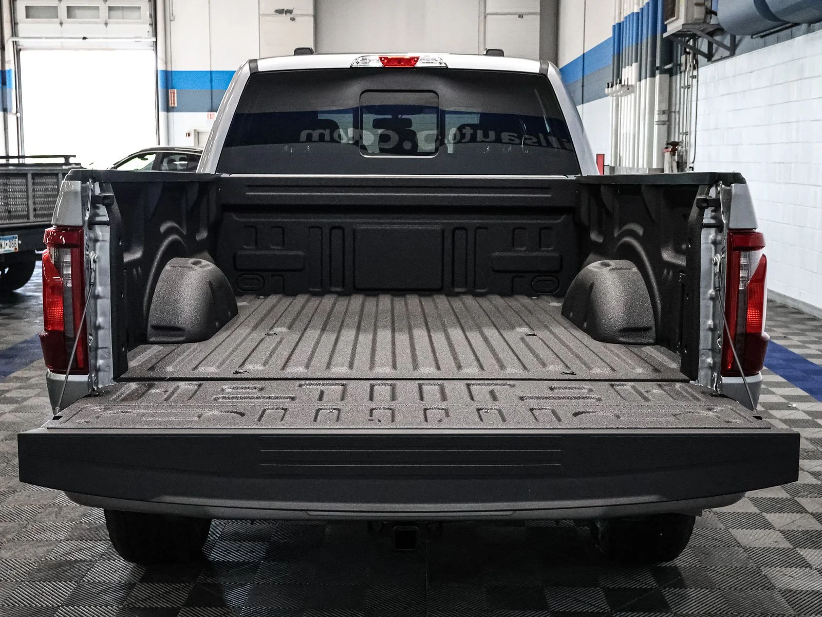 New 2026 Iconic Silver Metallic Ford XLT image 18