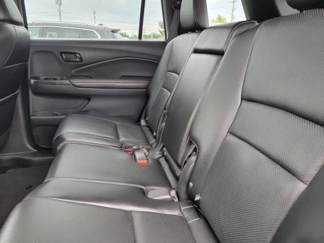 Used 2023  Honda EX-L image 12