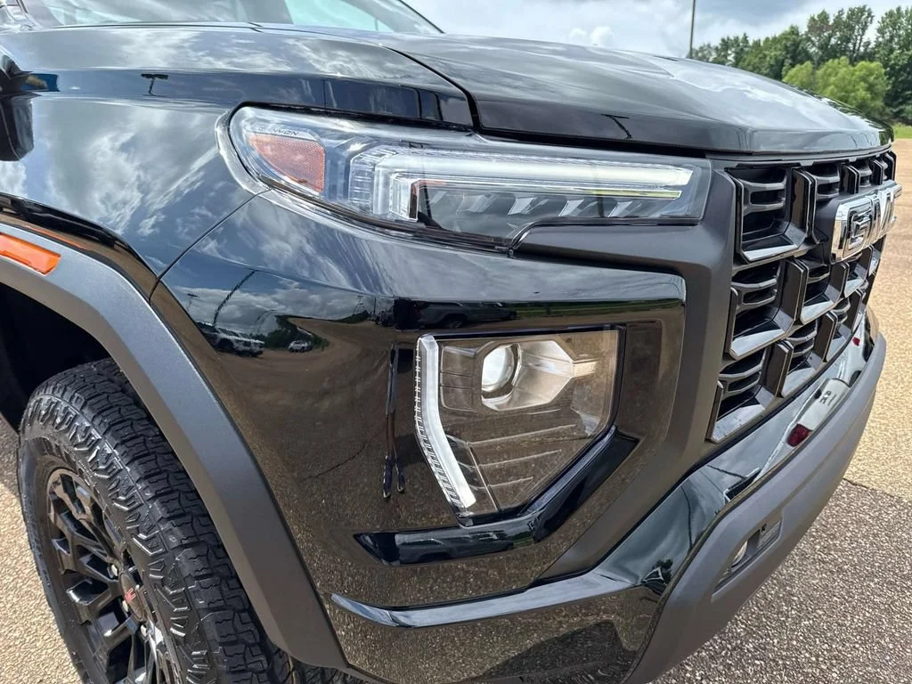 New 2026 Onyx Black GMC Elevation image 2