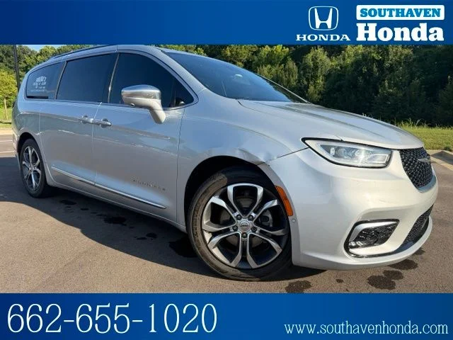 Used 2022 Silver Chrysler Pinnacle image 1
