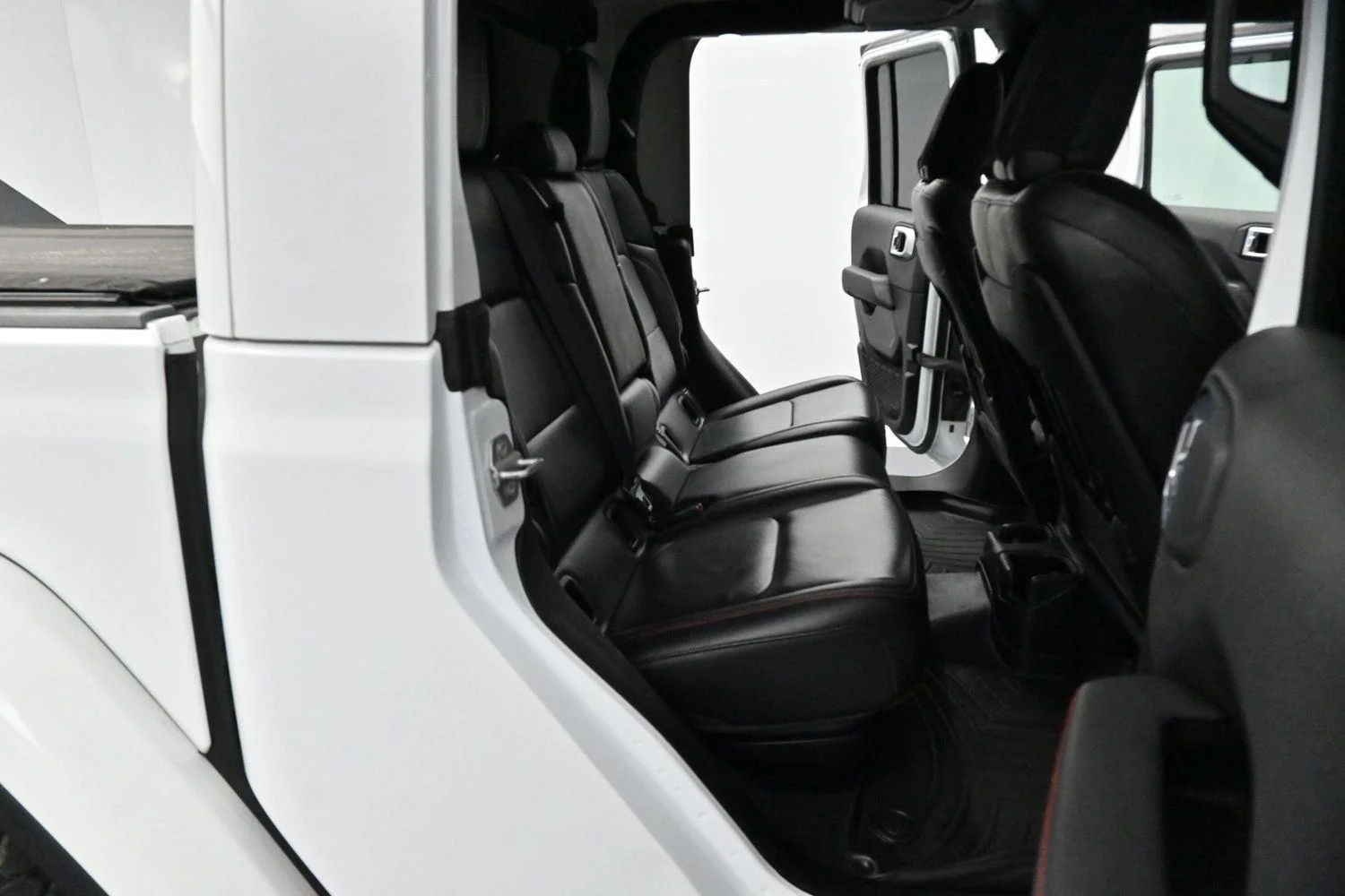 Used 2021  Jeep Rubicon image 31