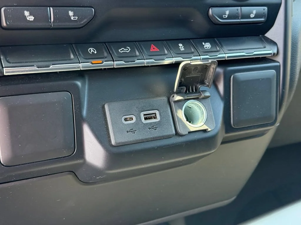 Used 2020 SUMMIT WHITE Chevrolet LT image 25