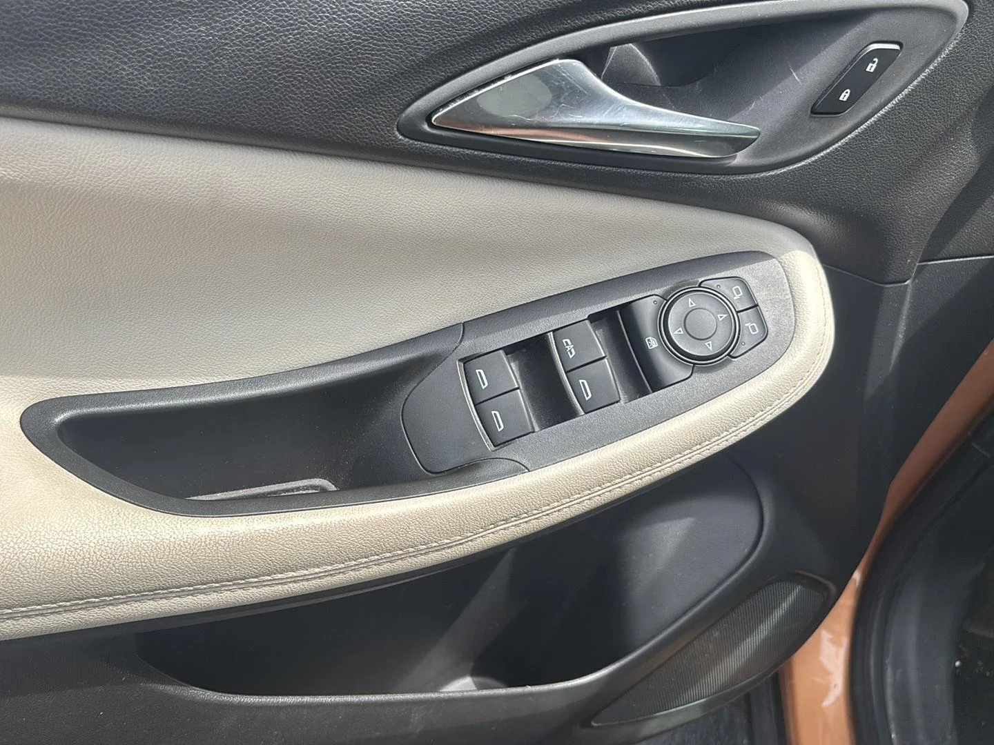 Used 2024 Copper Ice Metallic Buick Preferred image 9