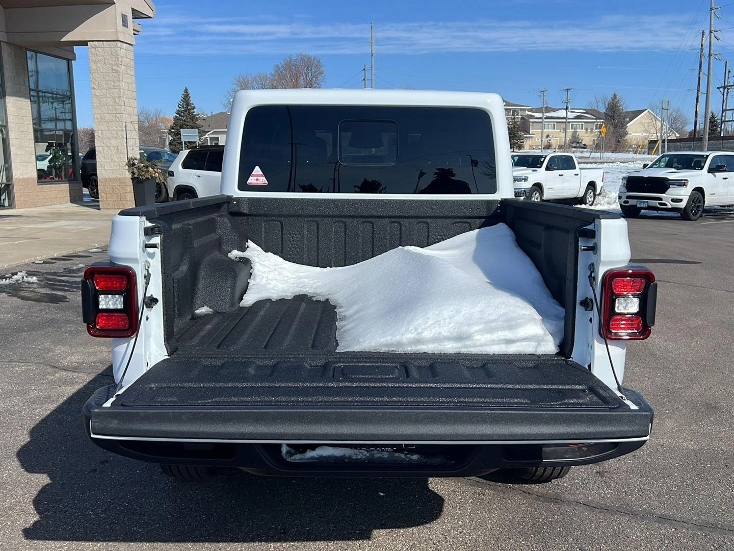 New 2026 Bright White Clear-Coat Exterior Paint Jeep Sahara image 19