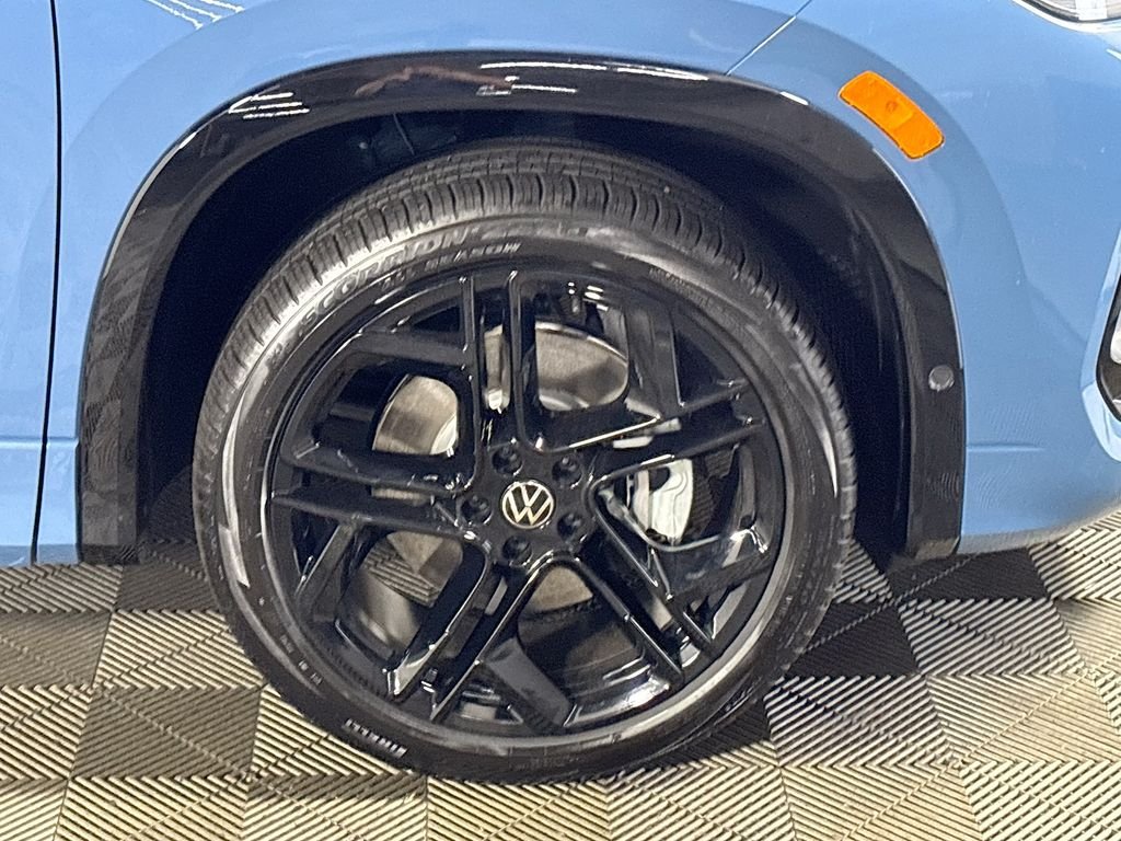 New 2025 Monterey Blue Pearl Volkswagen 2.0T SE R-Line Black image 23