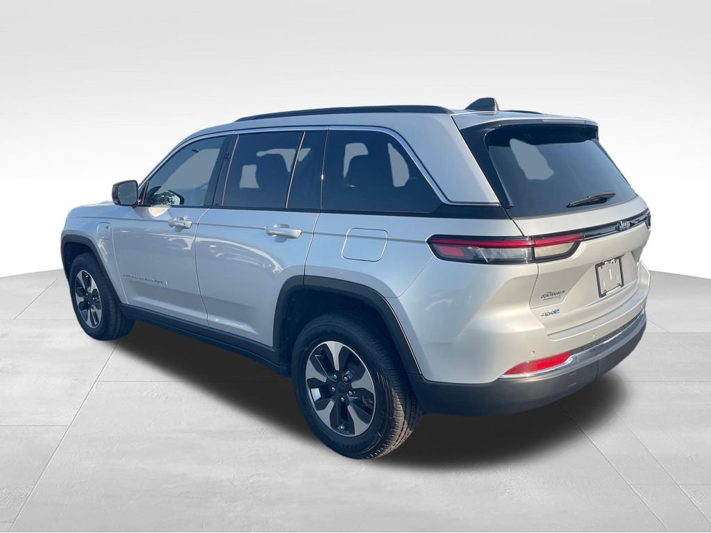 Used 2024 Silver Jeep 4xe image 3
