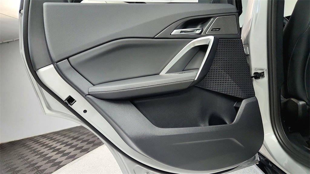 Used 2026 Space Silver Metallic BMW xDrive28i image 12