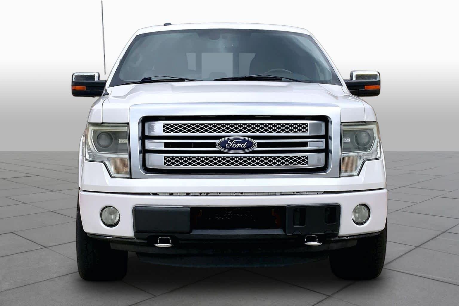 Used 2013 White Platinum Metallic Tri-Coat Ford Platinum image 3
