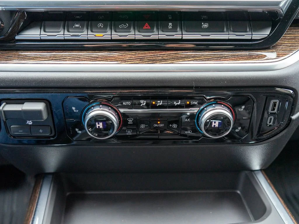 New 2026 Onyx Black GMC Elevation image 25