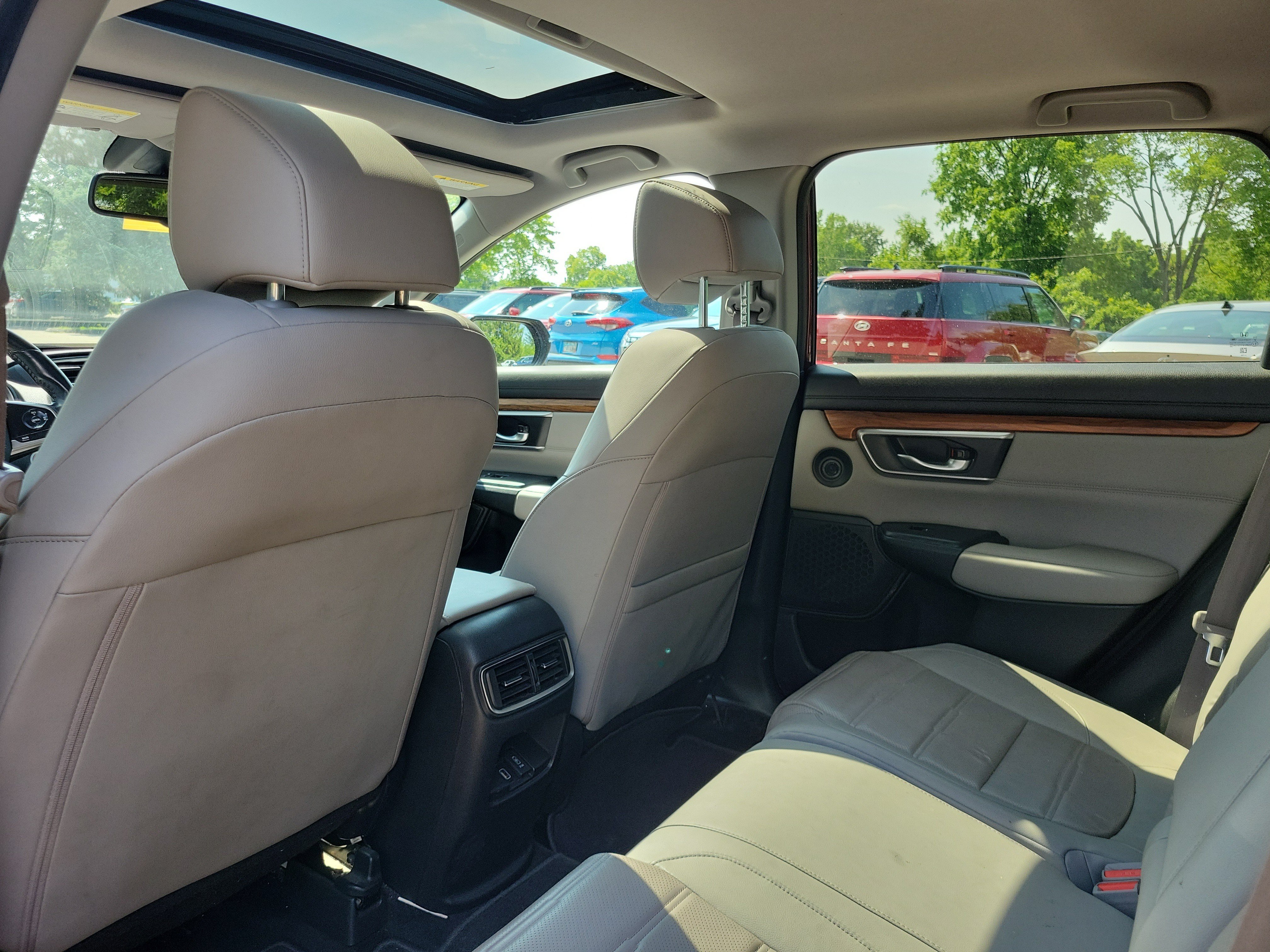 Used 2019 Basque Red Pearl II Honda Touring image 14