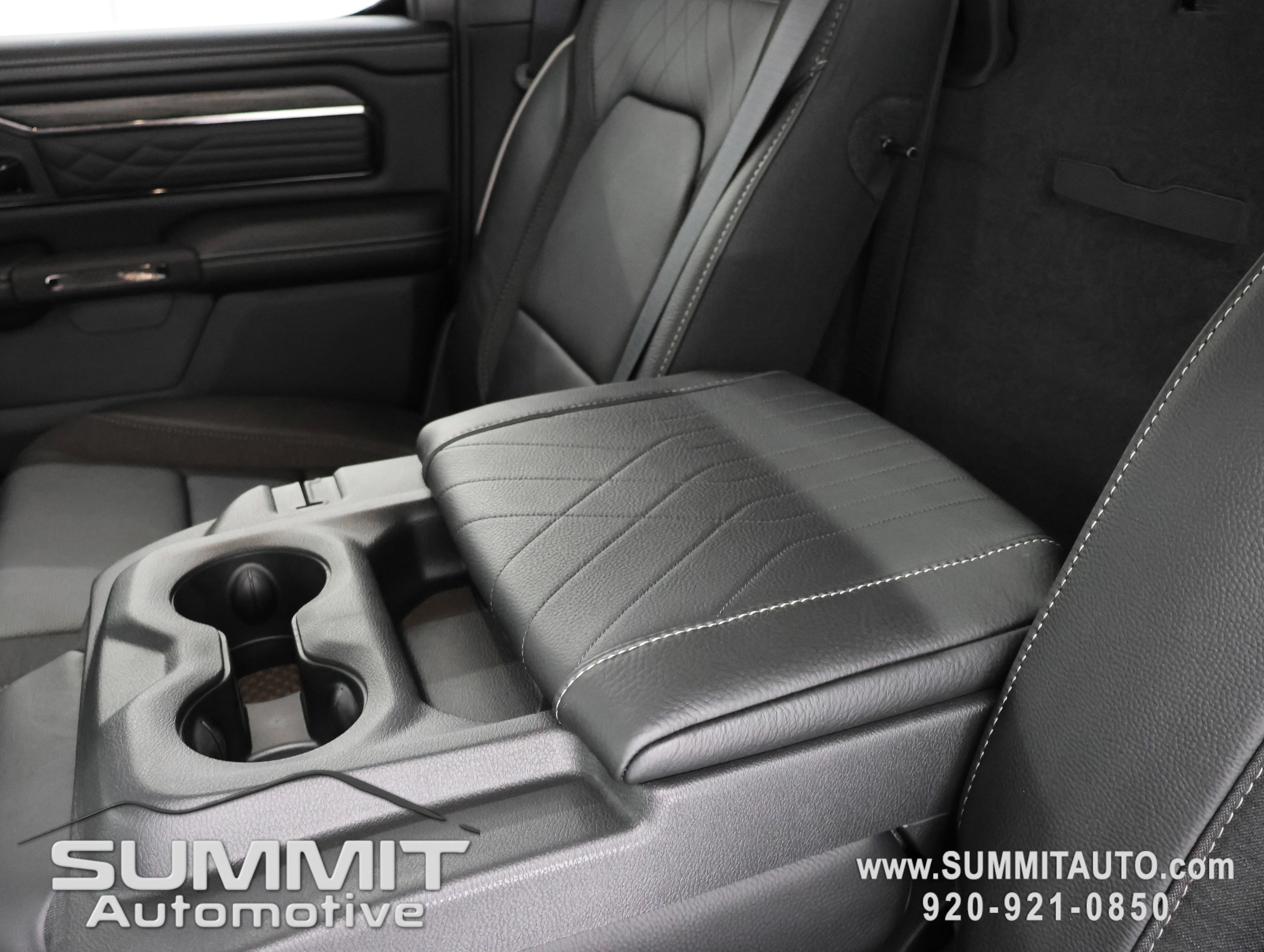 New 2026 Diamond Black Crystal Pearl-Coat Exterior Paint RAM Limited image 11