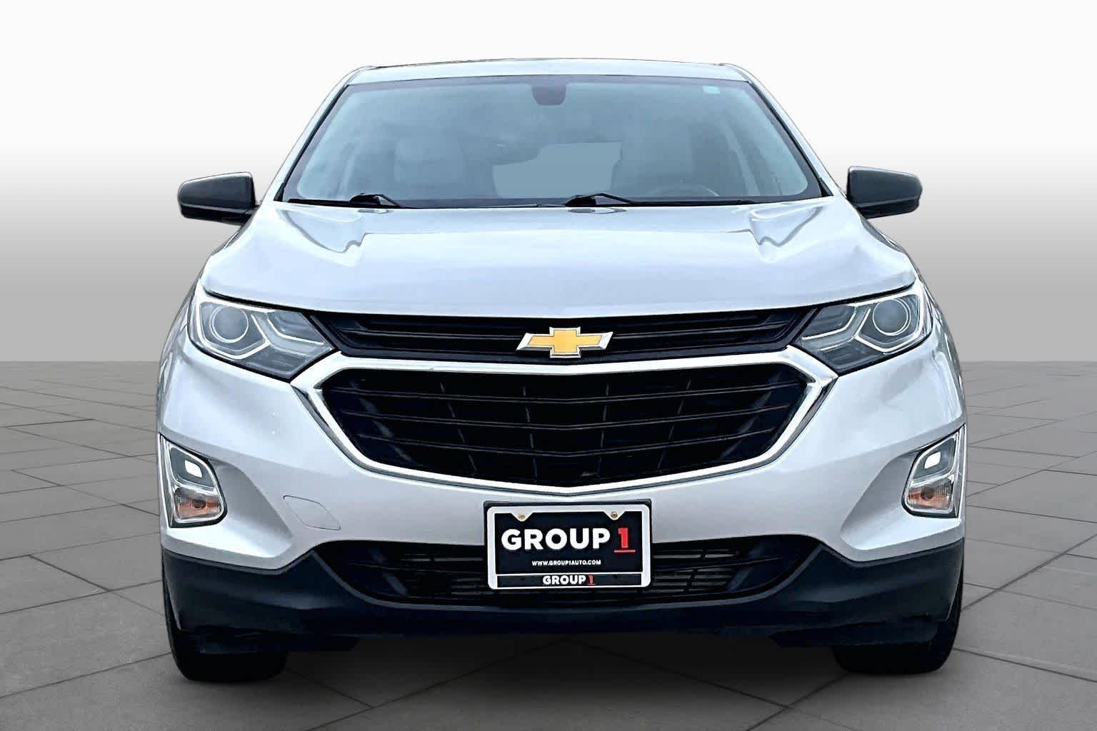 Used 2018 Silver Ice Metallic Chevrolet LS image 4