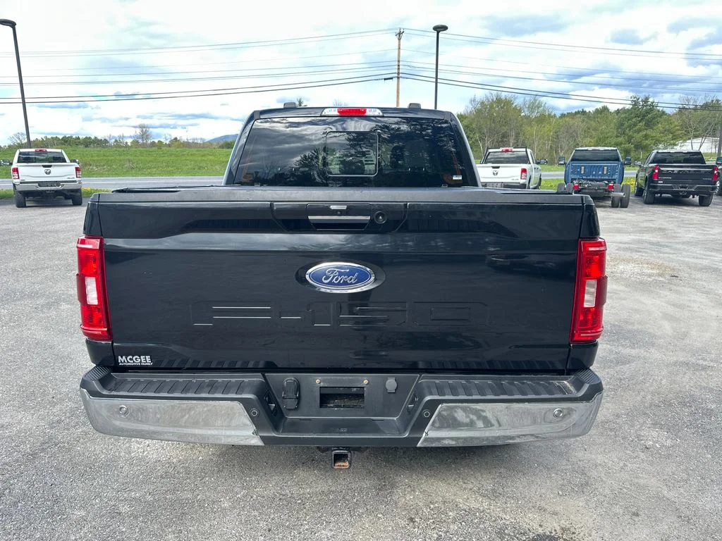 Used 2023 Black Ford XLT image 4