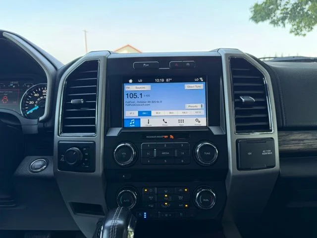 Certified Used 2018 White Platinum Clearcoat Metallic Ford Lariat image 16