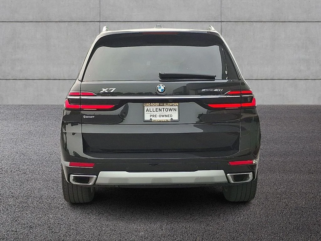 Used 2024 Black Sapphire Metallic BMW xDrive40i image 5