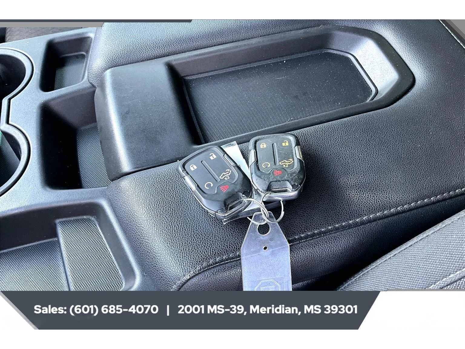 Used 2021 MOSAIC BLACK METALLIC Chevrolet LT image 9