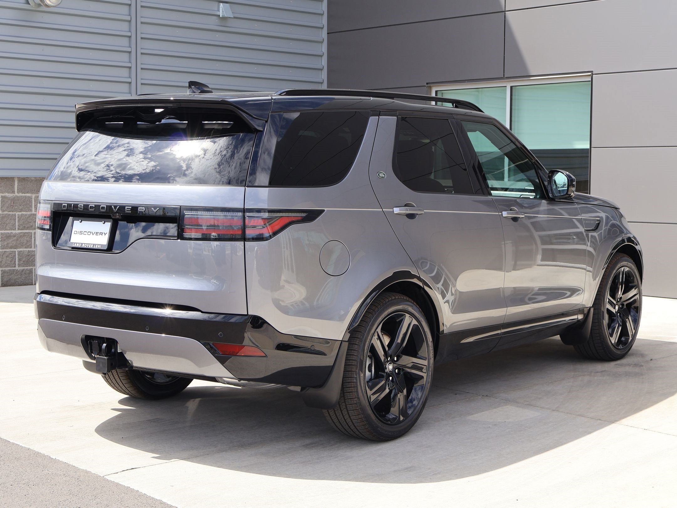 New 2026 Eiger Grey LAND ROVER Dynamic SE image 5