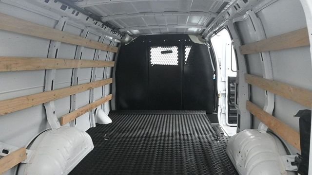 Used 2025 White GMC Work Van image 15