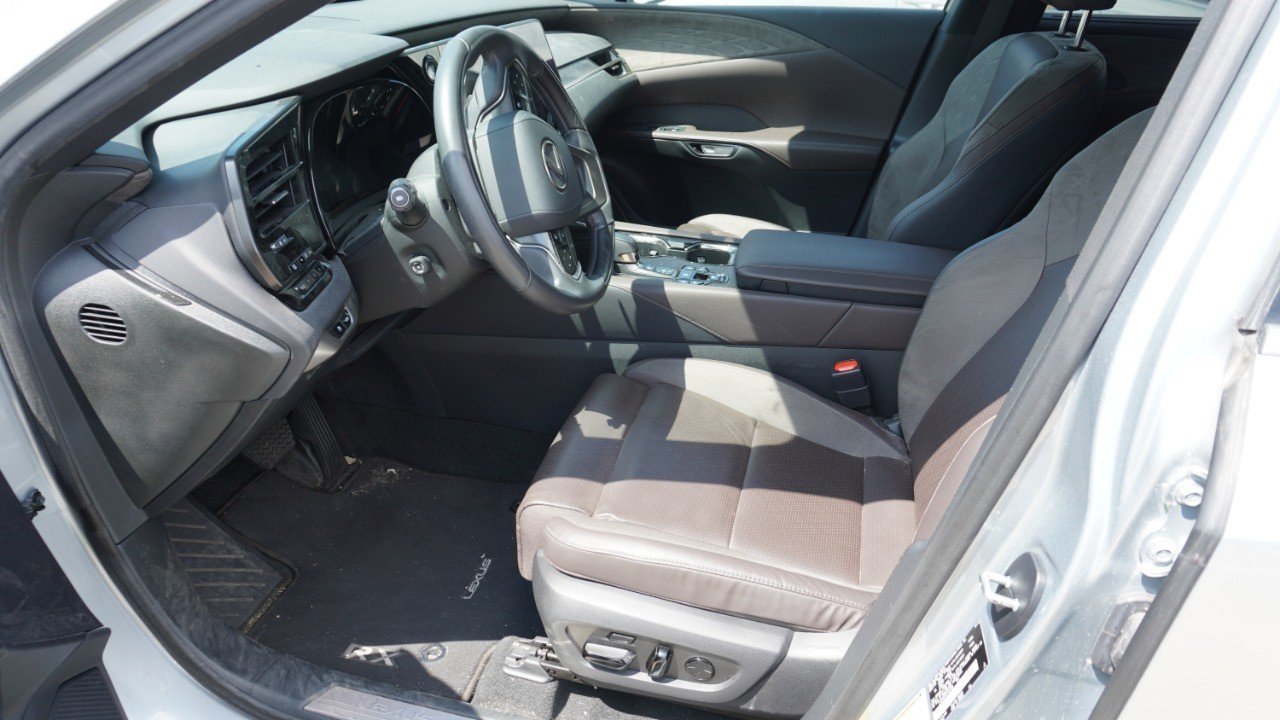 Used 2023 Silver Lexus RX 350 Luxury image 9