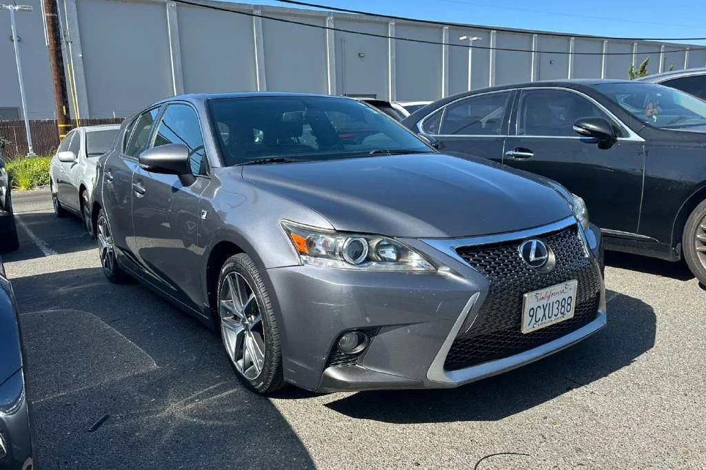 Used 2015 Gray Lexus 200h image 2