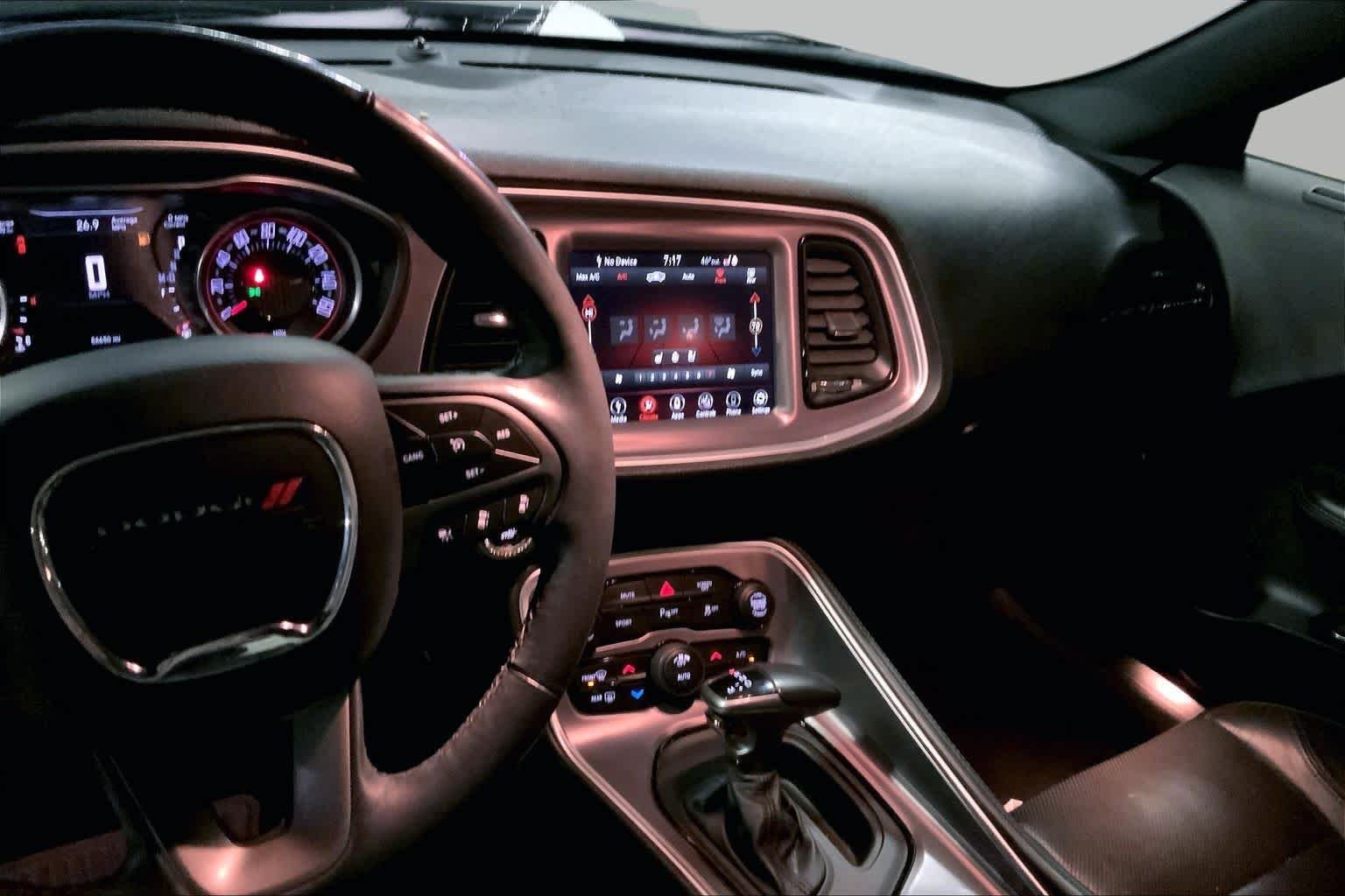 Used 2019 F8 Green Dodge SXT image 14