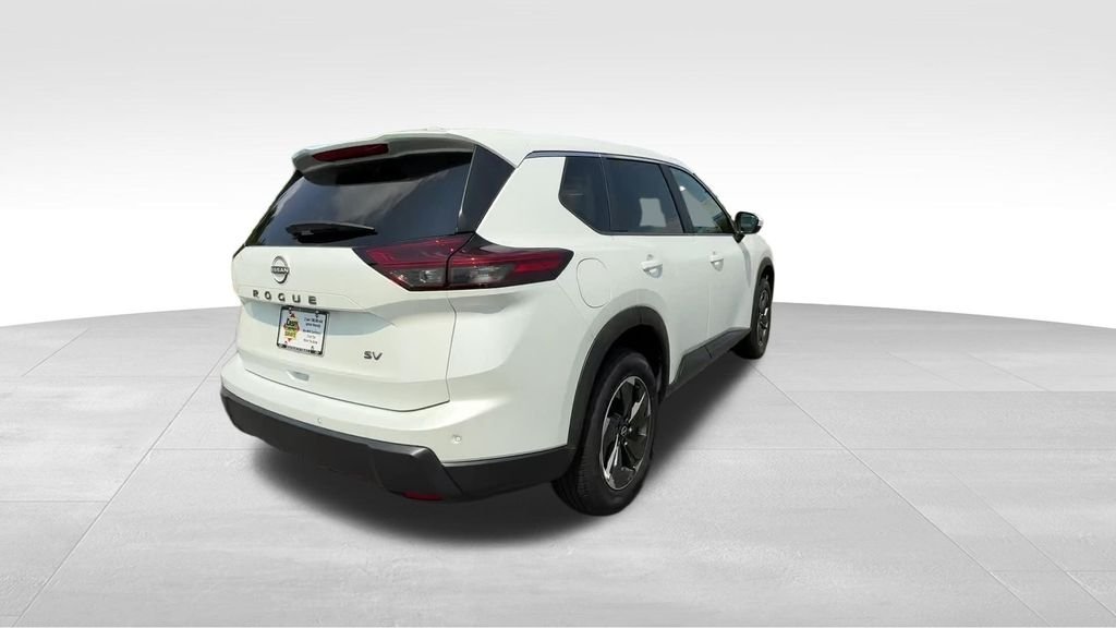Used 2024 White Pearl Nissan SV image 7