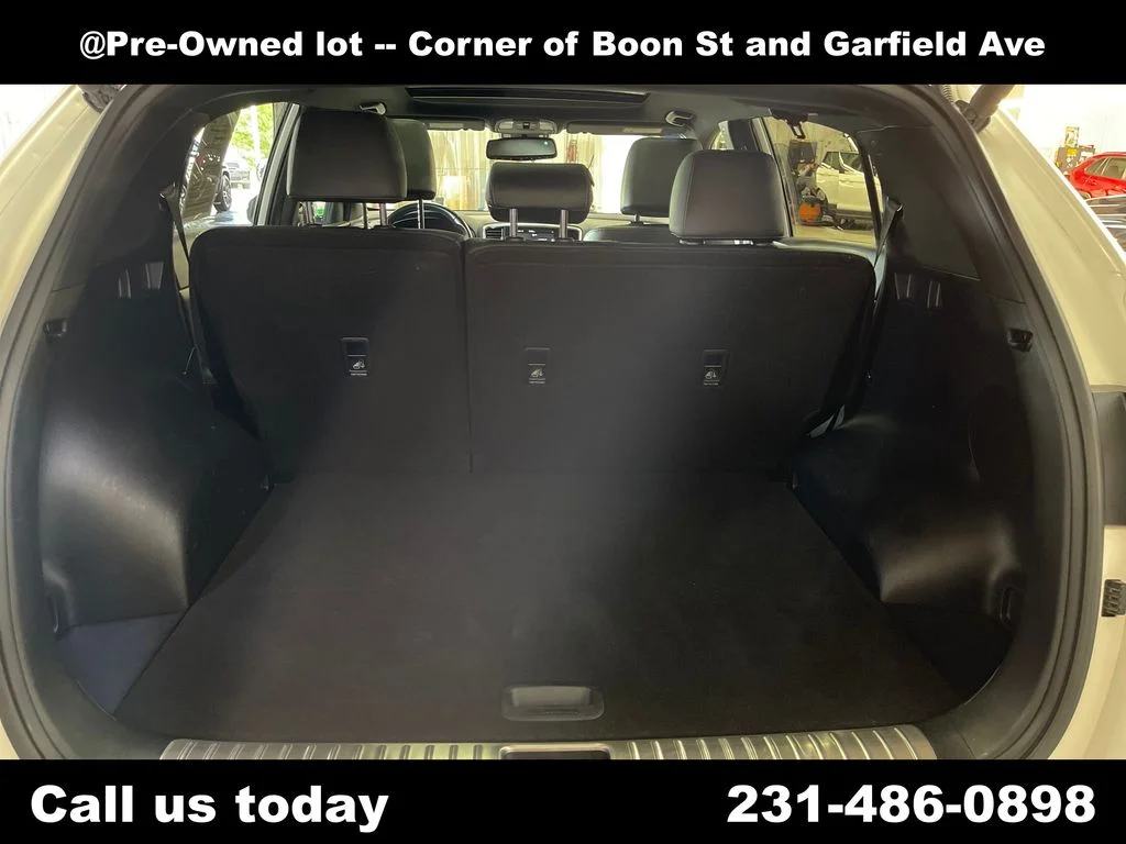 Used 2020 White Kia SX image 22