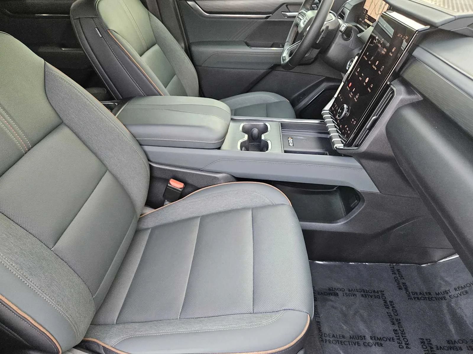 Used 2025 Summit White GMC AWD AT4 image 9