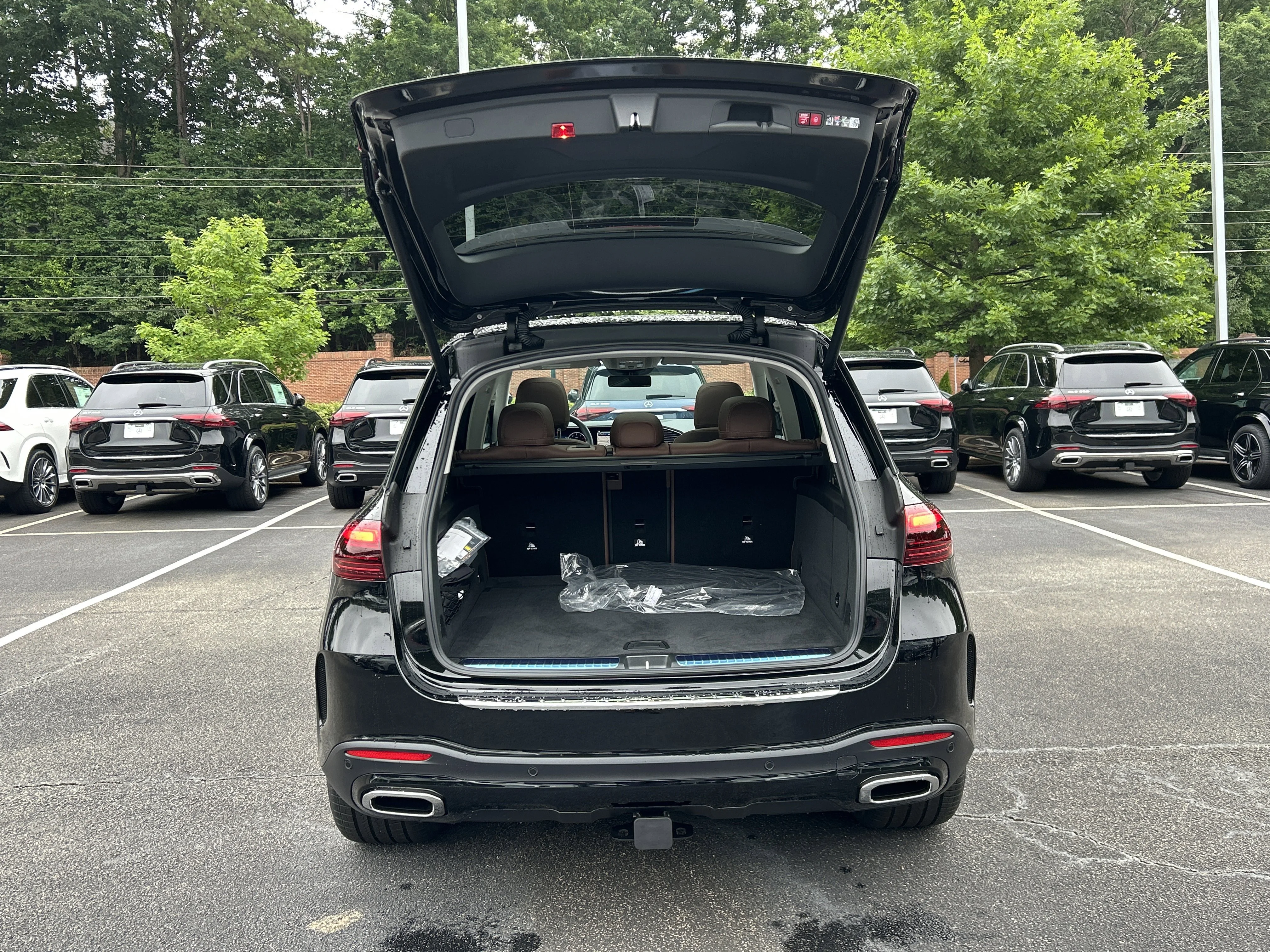 New 2026 Obsidian Black Metallic Mercedes-Benz GLE 350 4MATIC® SUV image 8