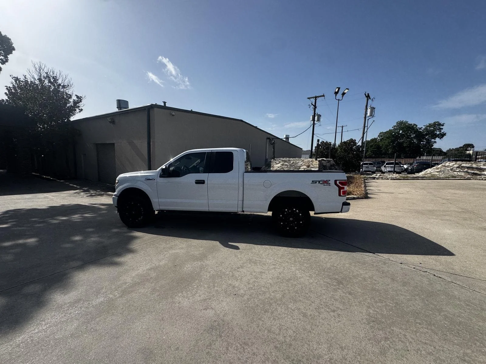 Used 2018 Oxford White Ford XL image 2