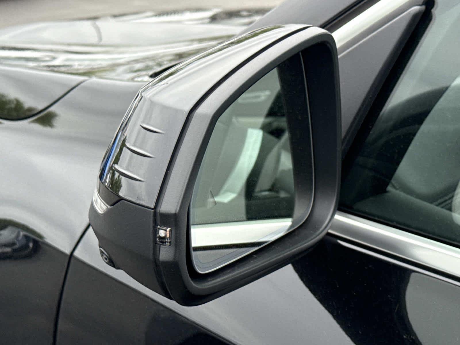 Used 2026 Black Sapphire Metallic BMW xDrive28i image 10
