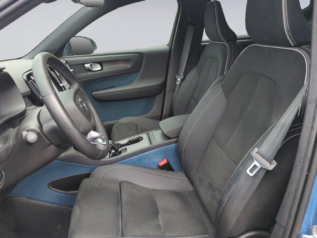 Used 2023 Blue Volvo Twin Plus image 14
