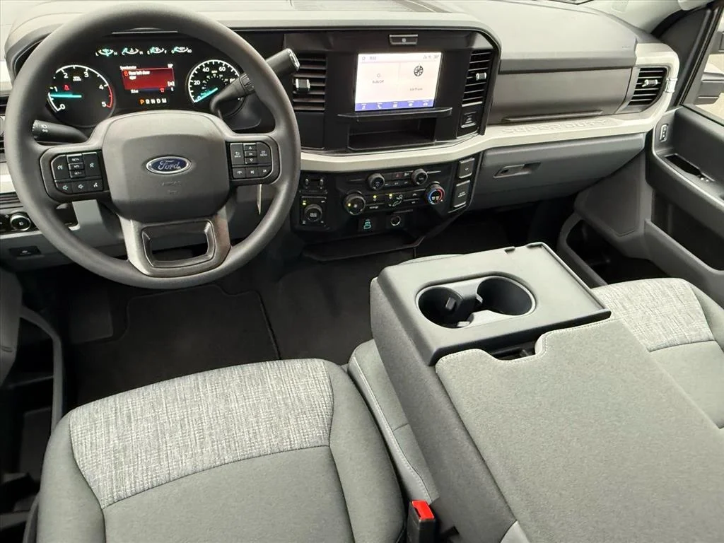 New 2026 Oxford White Ford F-250® XLT image 7