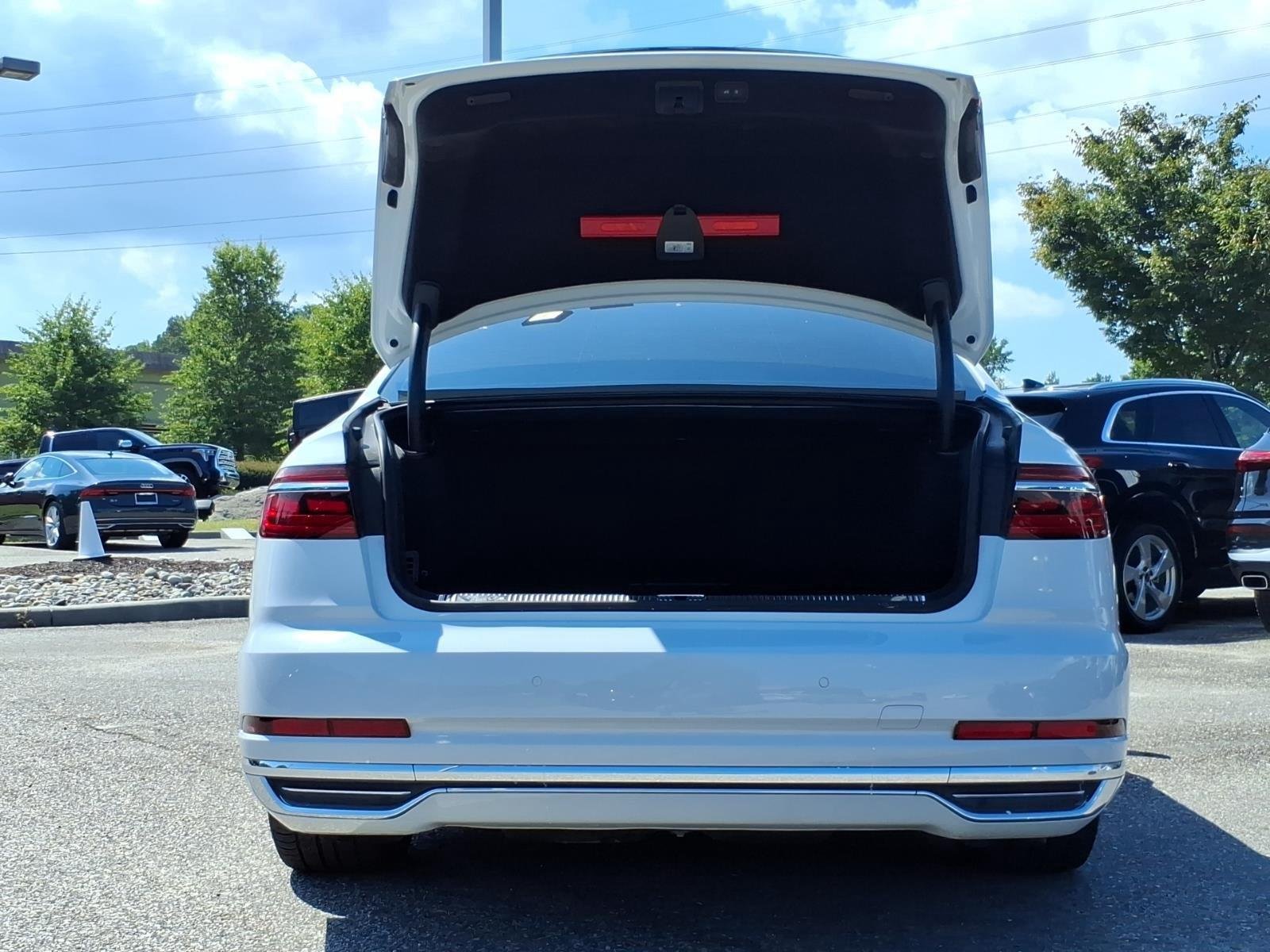 Used 2020 Glacier White Metallic Audi  image 32