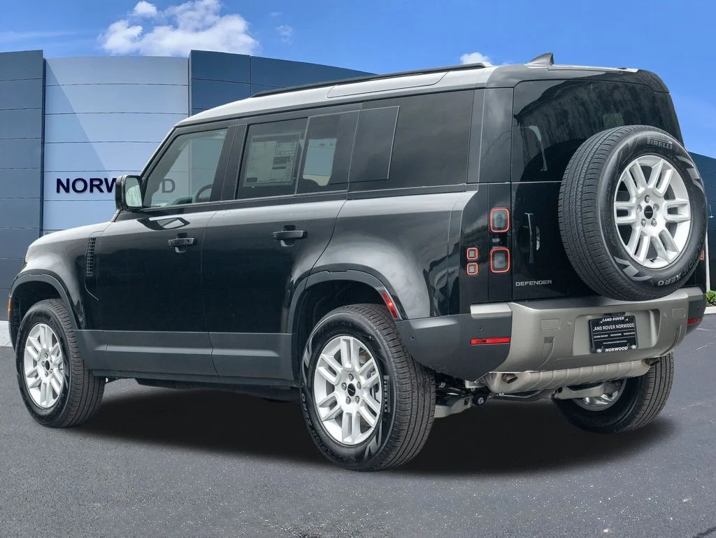 New 2026 Santorini Black Land Rover S image 6