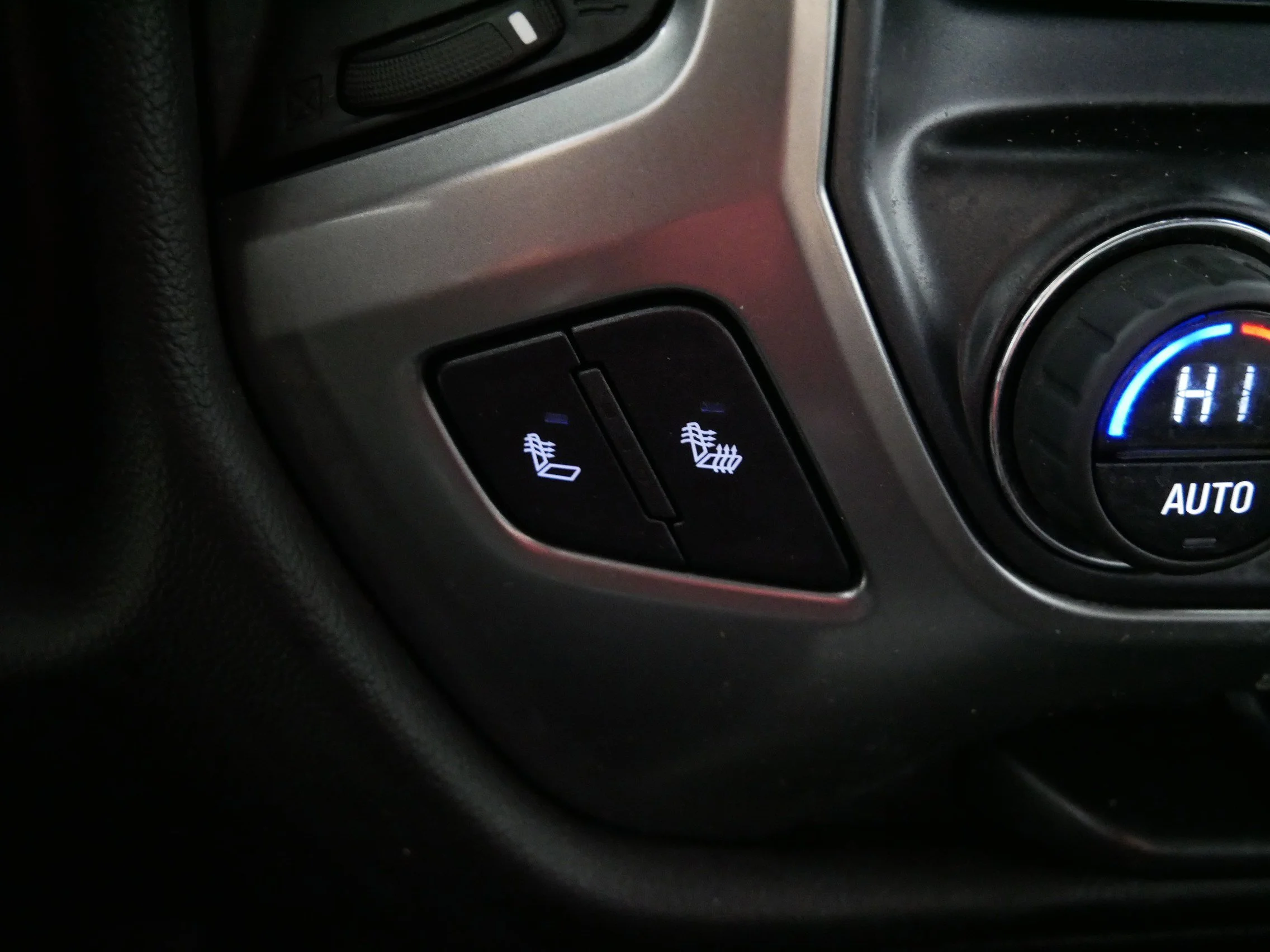 Used 2015 Brownstone Metallic Chevrolet LT image 29