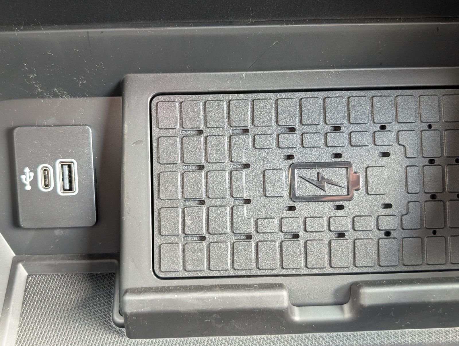 New 2026 Carbonized Gray Metallic Ford XLT image 21