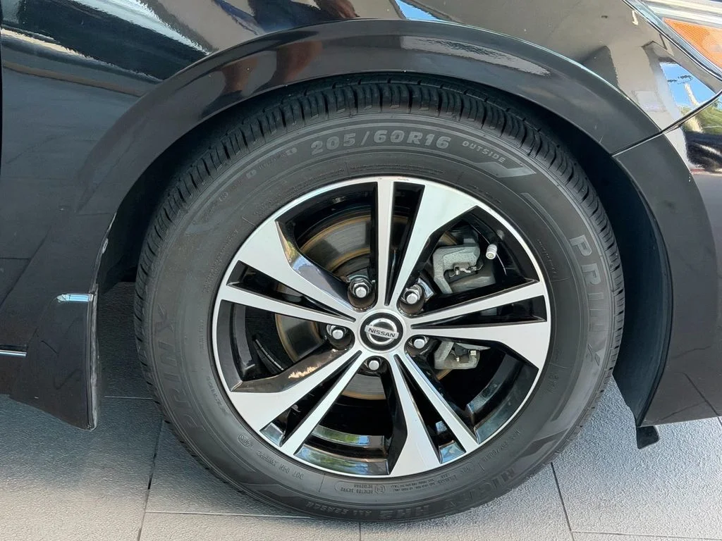 Used 2022 Black Nissan SV image 9