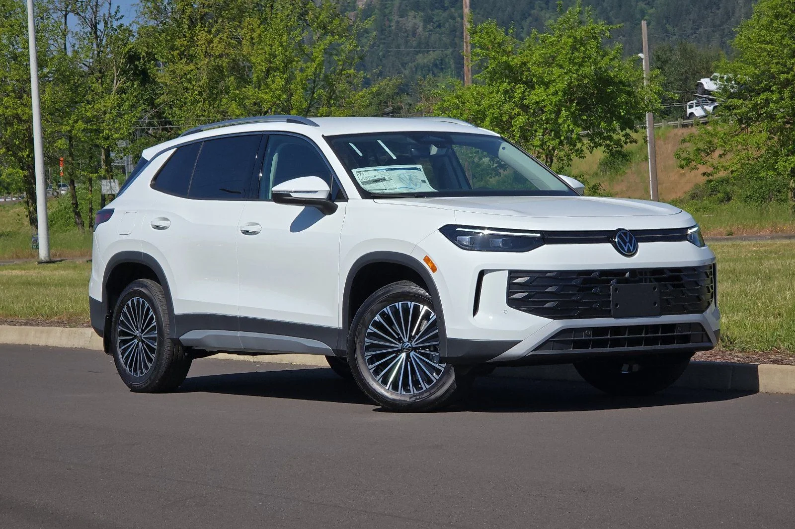 2026 Volkswagen Tiguan 2.0T S 4Motion's photo