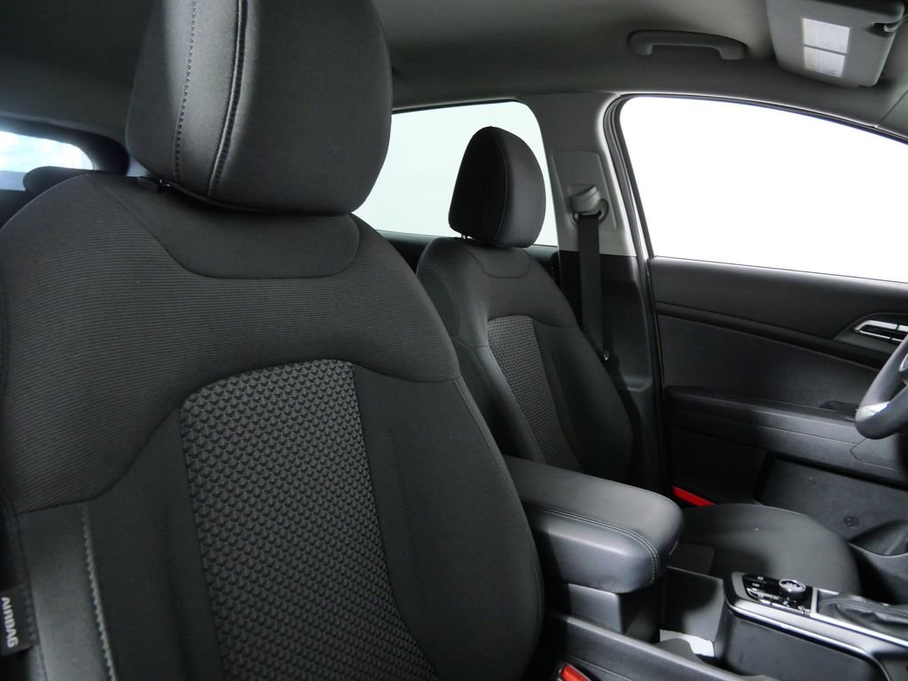 Used 2023 White Kia LX image 8