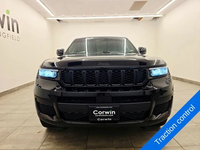 Used 2024 Diamond Black Jeep Altitude X image 7