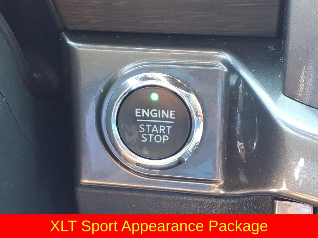 Used 2023 Black Ford XLT image 17