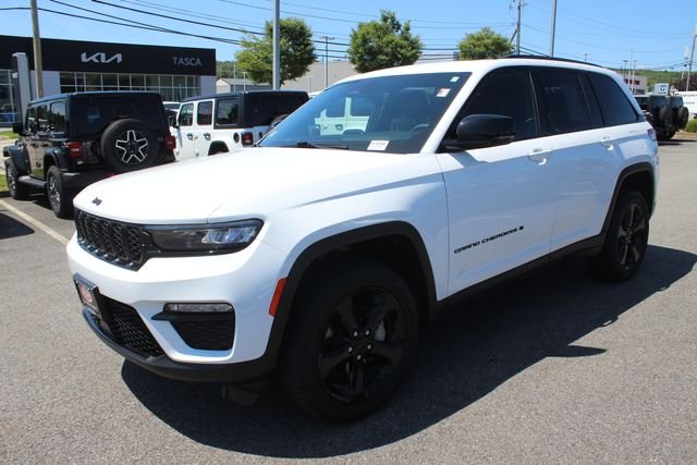 Used 2024 White Jeep Limited image 2