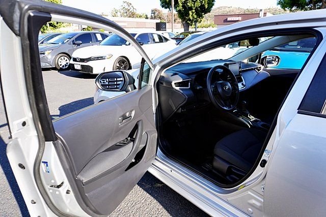 Used 2022 Silver Toyota LE image 35