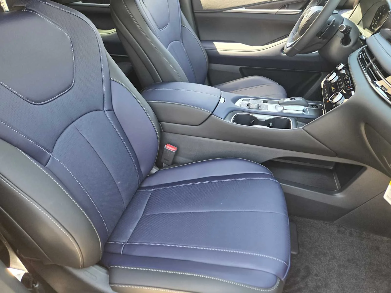 New 2026 2T GRPT SHDW INFINITI Sport AWD image 9