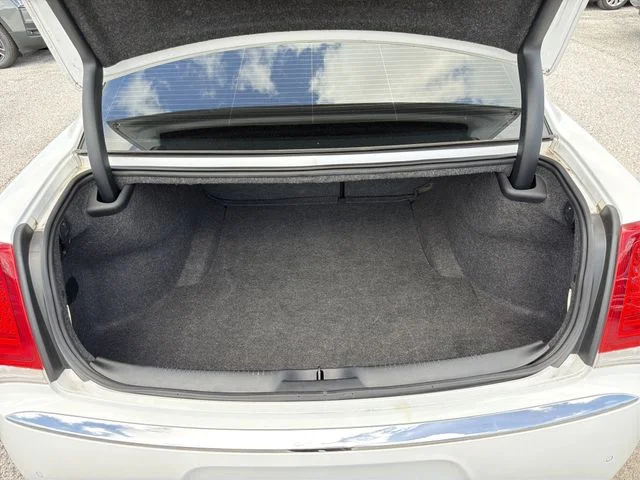 Used 2018 White Chrysler Limited image 10