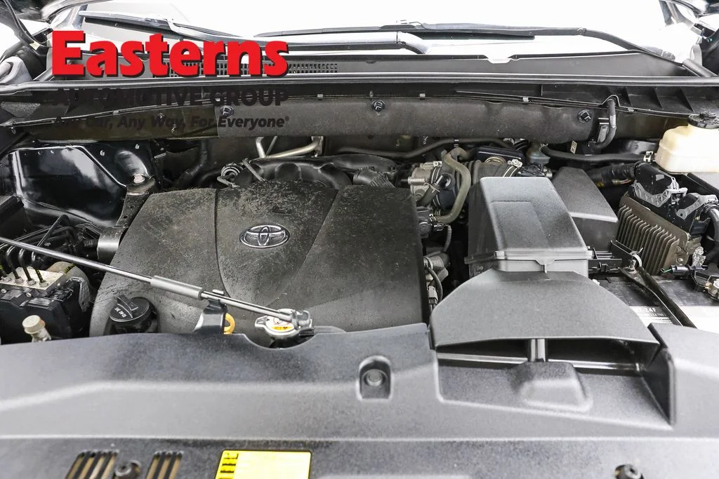 Used 2018 Black Toyota SE image 7