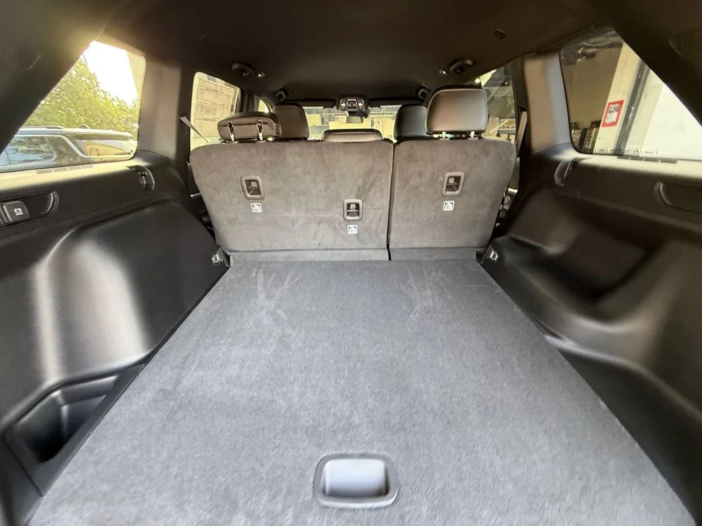 New 2027 Black Jeep Laredo Altitude image 19