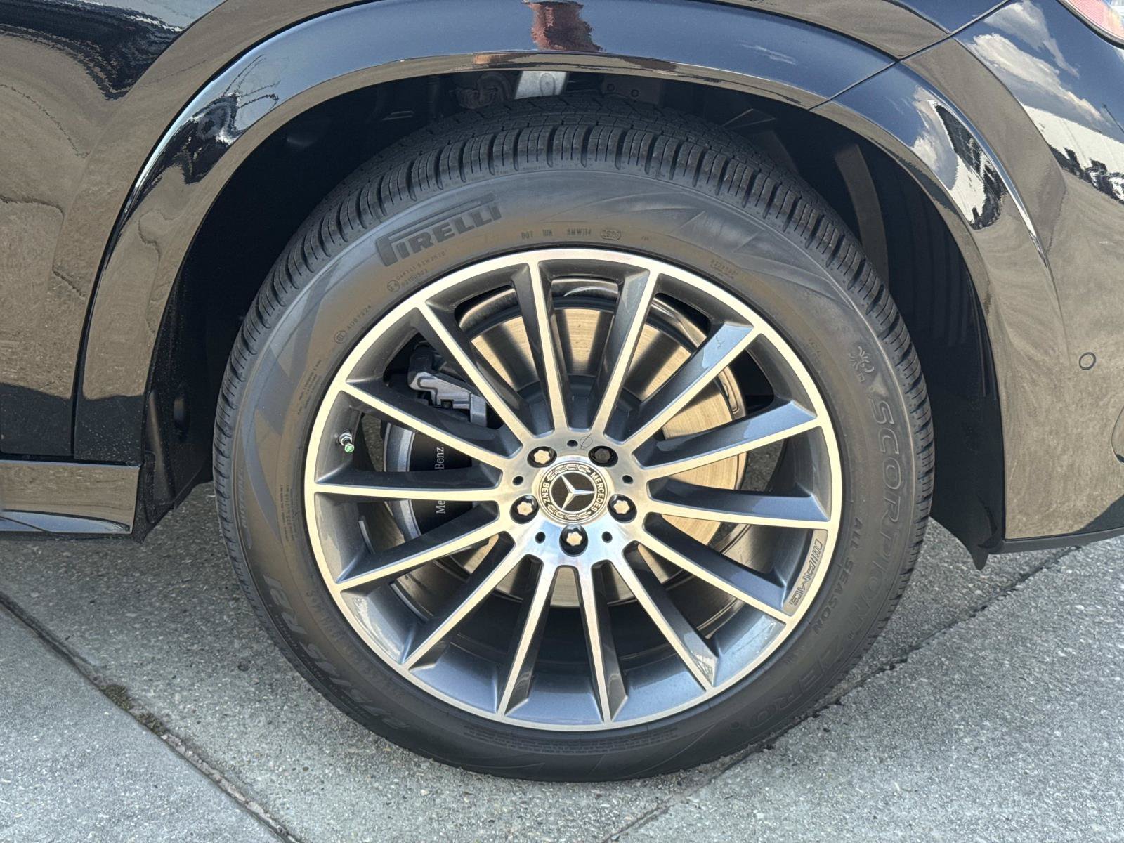New 2027 Black Mercedes-Benz GLE 350 image 3