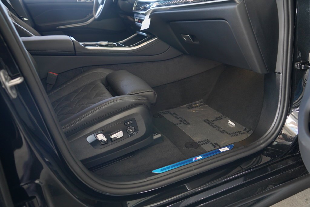 New 2026 Black Sapphire Metallic BMW xDrive40i image 19